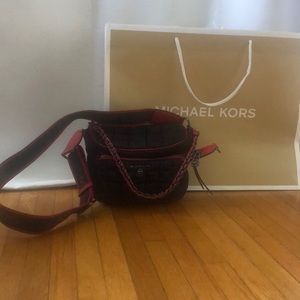 NWT Michael Kors Signature Slater Medium Sling Pack Messenger ~ Black Multi